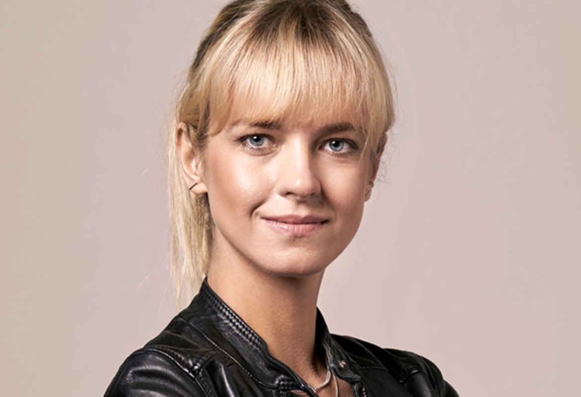 Marta Nieradkiewicz - Ola Serafin, Ultraviolet